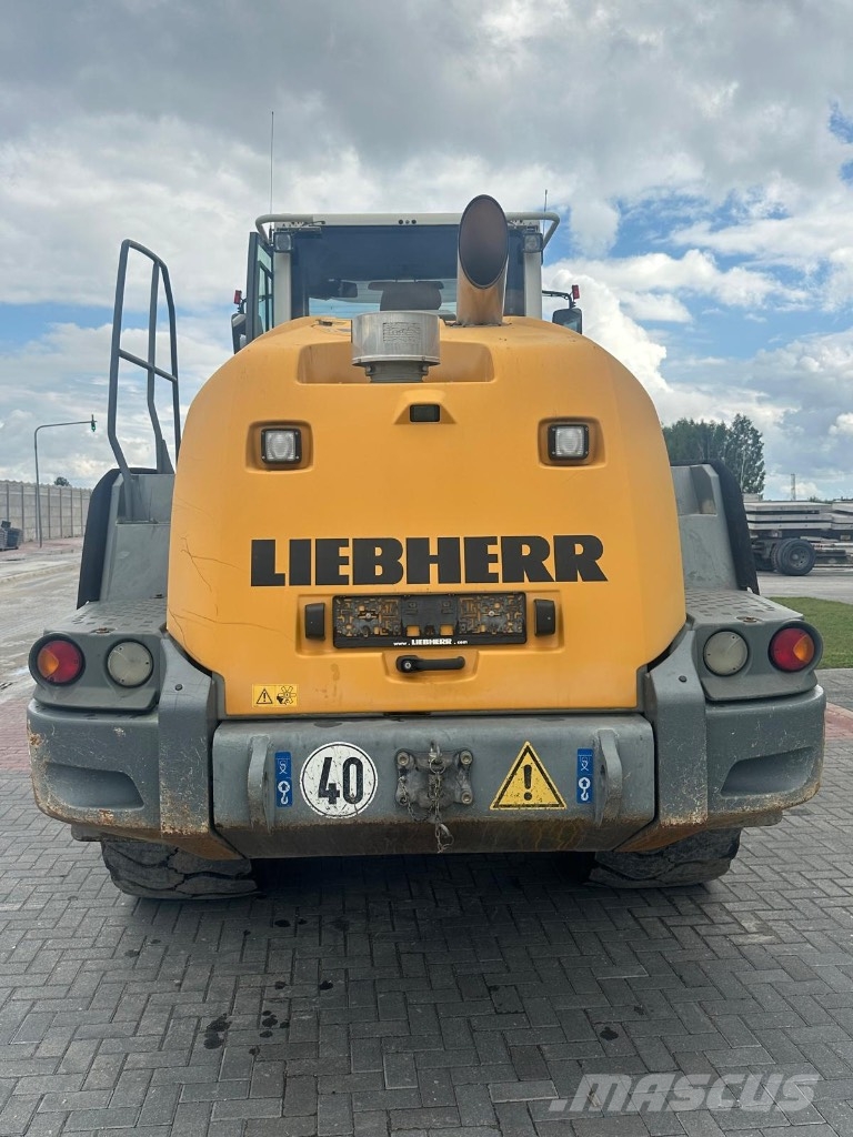 Liebherr L 556 لوادر بعجل