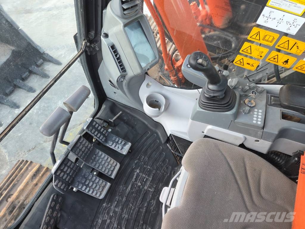 Hitachi ZX 225 US LC-6 Excavadoras de cadenas