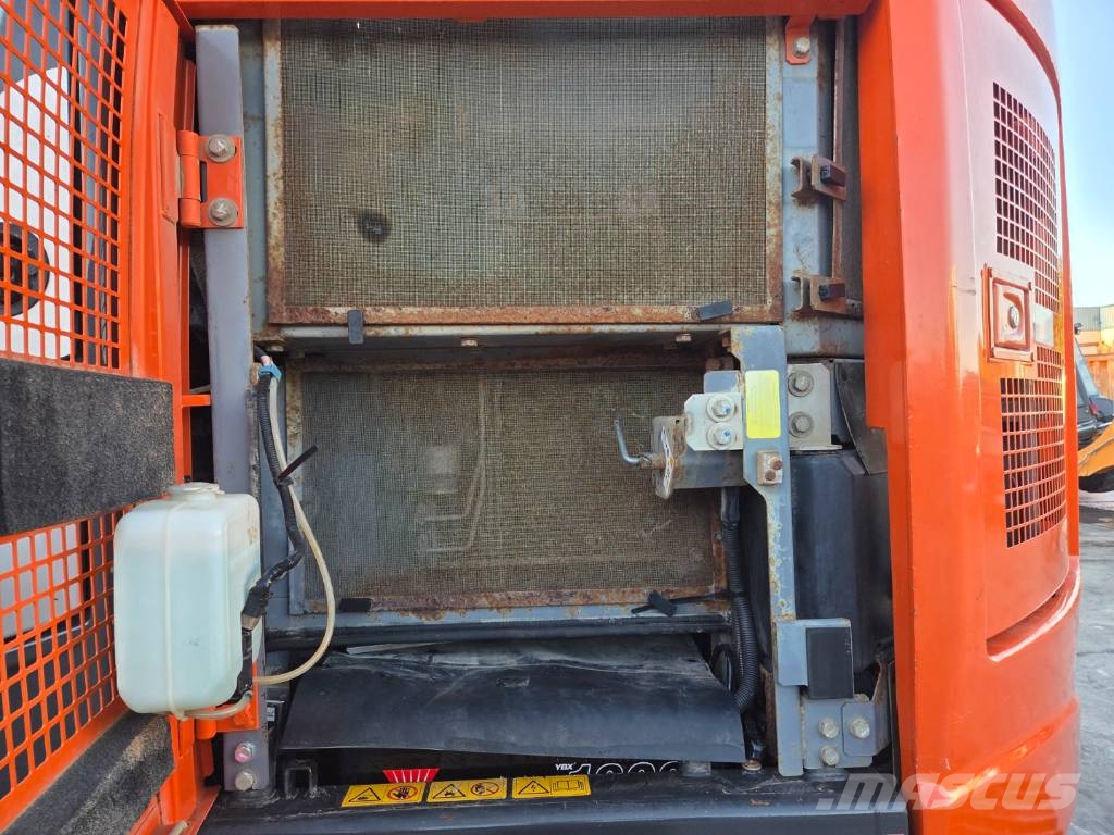 Hitachi ZX 225 US LC-6 Excavadoras de cadenas