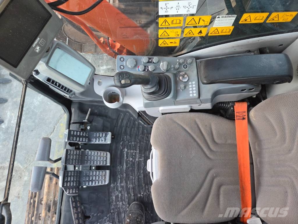 Hitachi ZX 225 US LC-6 Excavadoras de cadenas