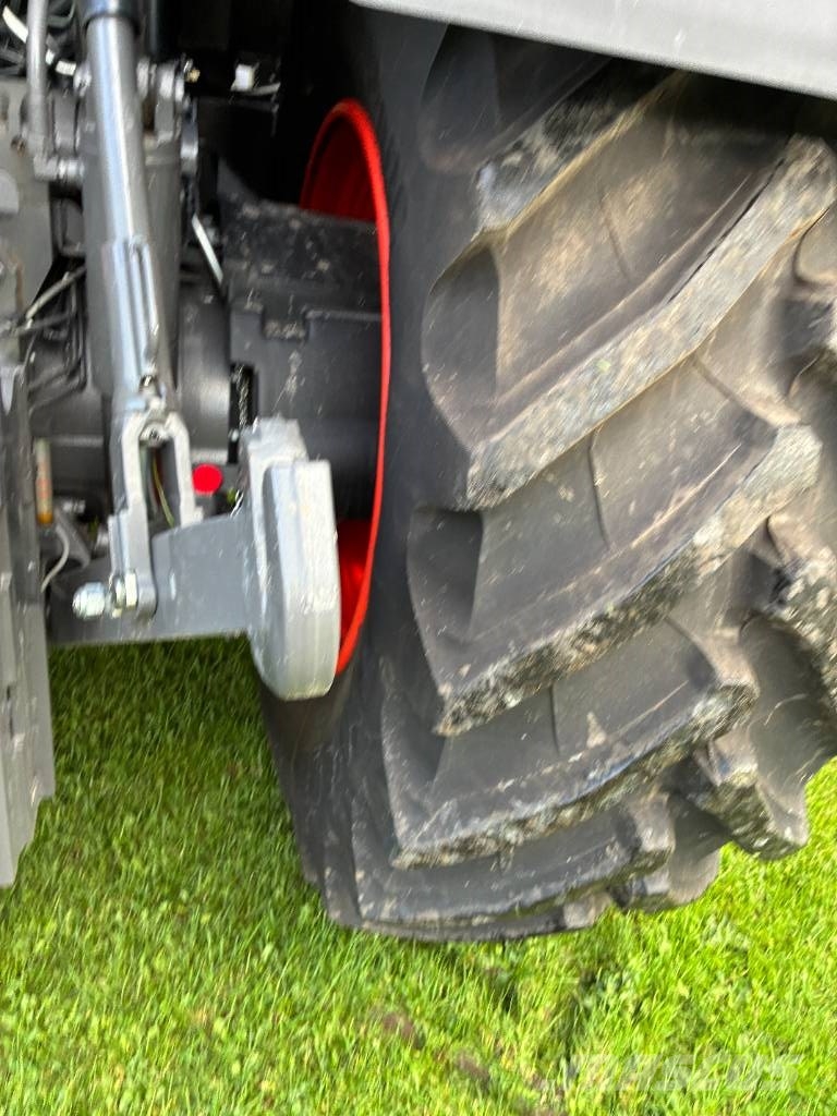 CLAAS Axion 960 Traktori
