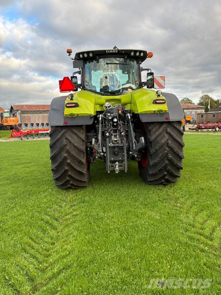 CLAAS Axion 960 Traktori