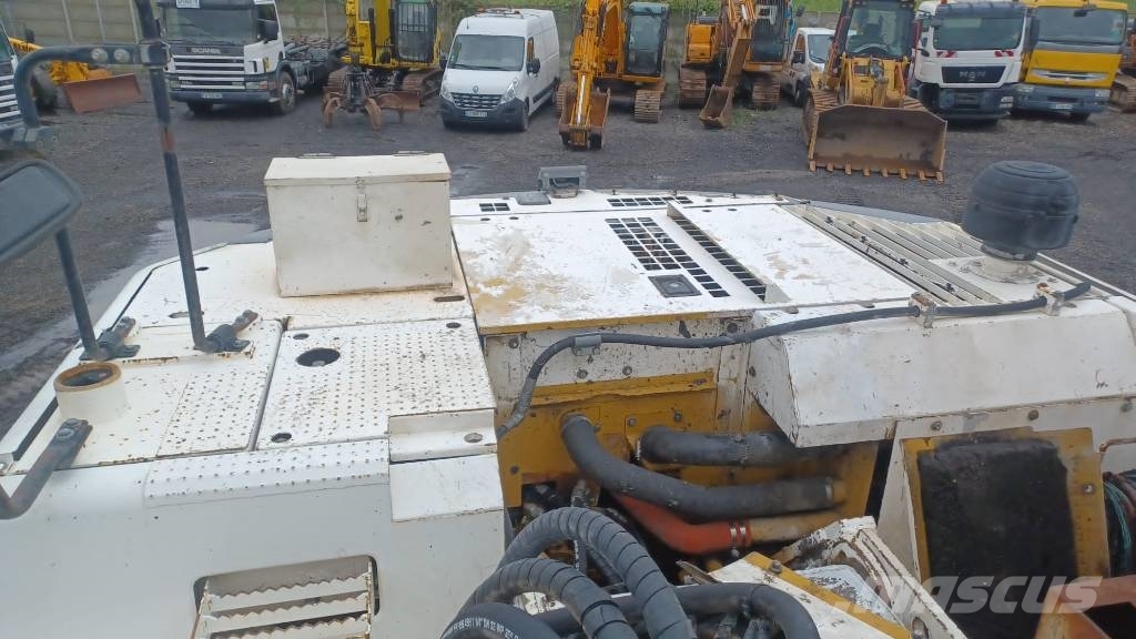 CAT 328 D L Bagri goseničarji