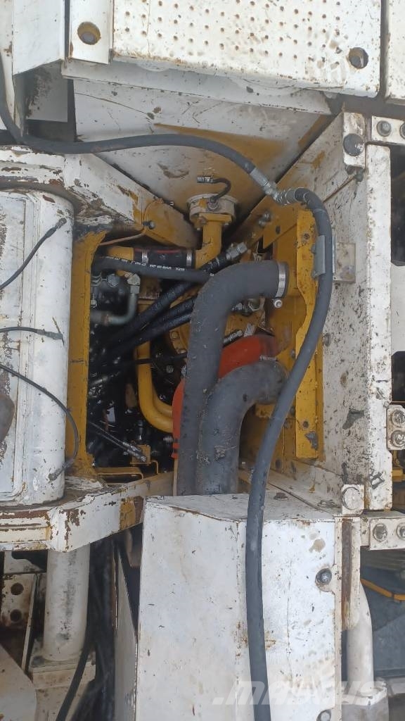 CAT 328 D L Bagri goseničarji