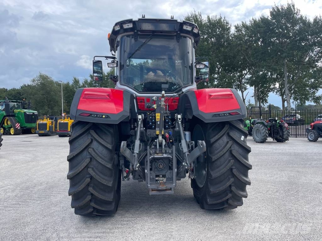 Massey Ferguson 8S.205 Dyna-7 الجرارات