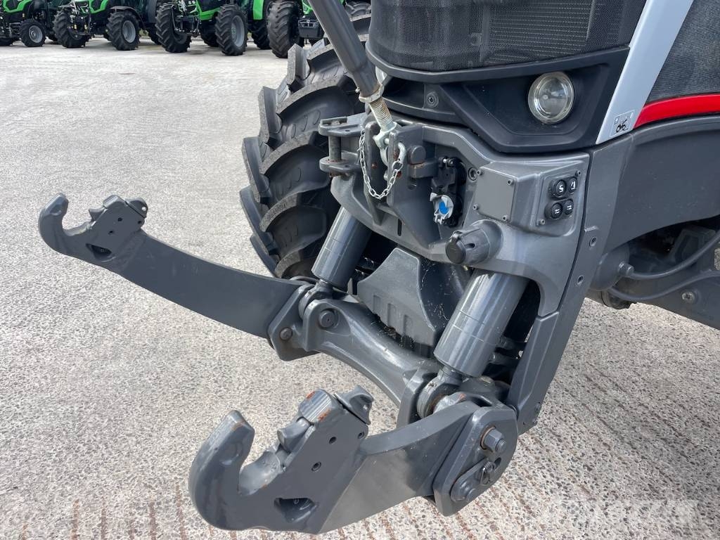 Massey Ferguson 8S.205 Dyna-7 الجرارات