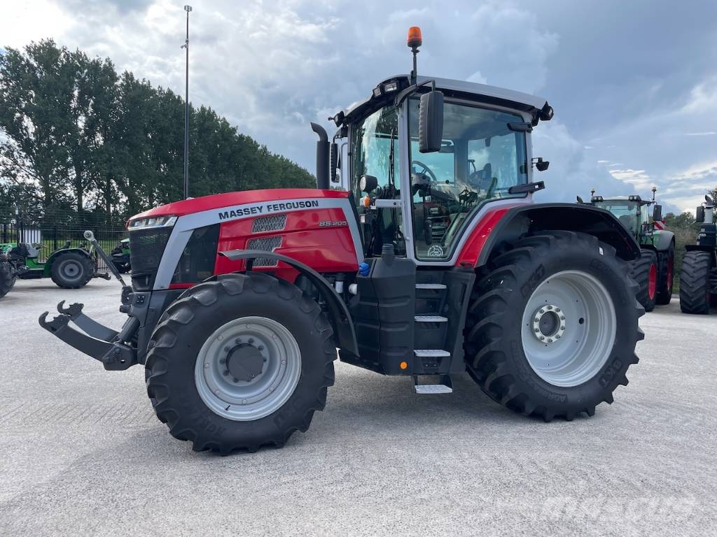 Massey Ferguson 8S.205 Dyna-7 الجرارات