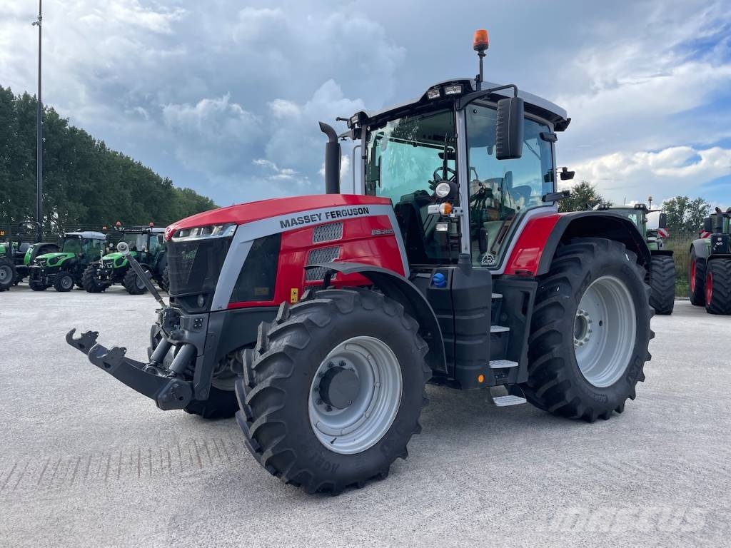 Massey Ferguson 8S.205 Dyna-7 الجرارات