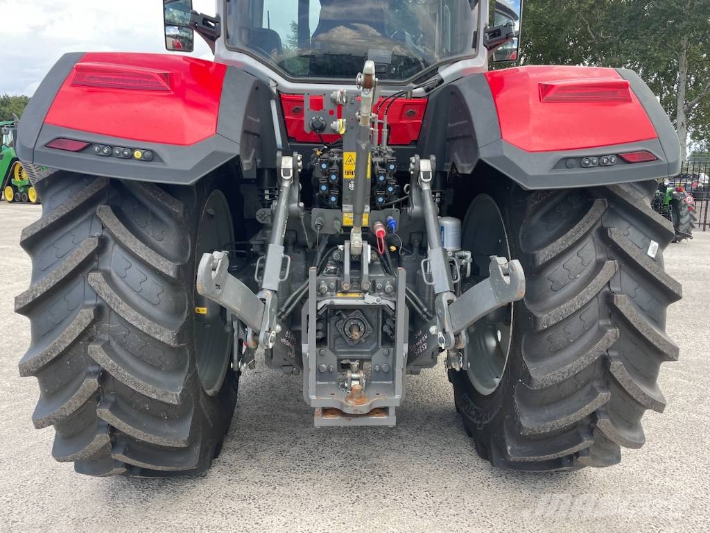 Massey Ferguson 8S.205 Dyna-7 الجرارات