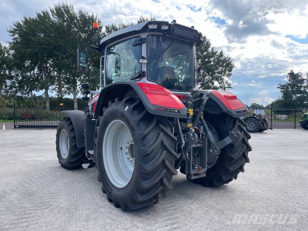Massey Ferguson 8S.205 Dyna-7 الجرارات