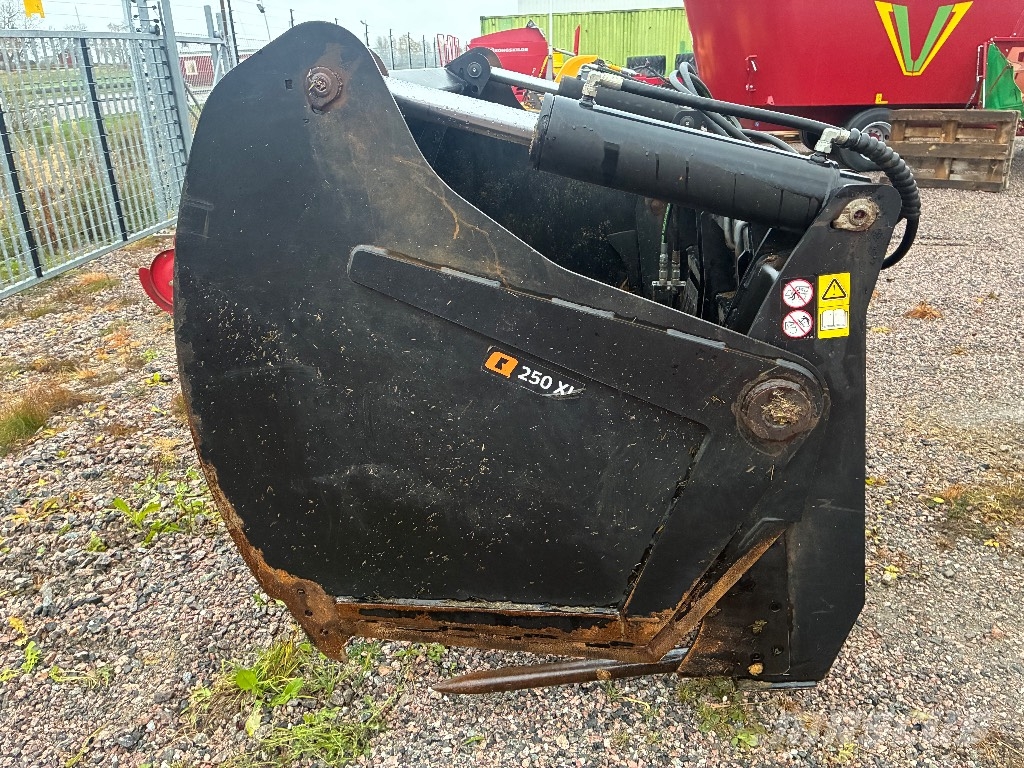 Quicke Silocut XL 250 Söödajagajad