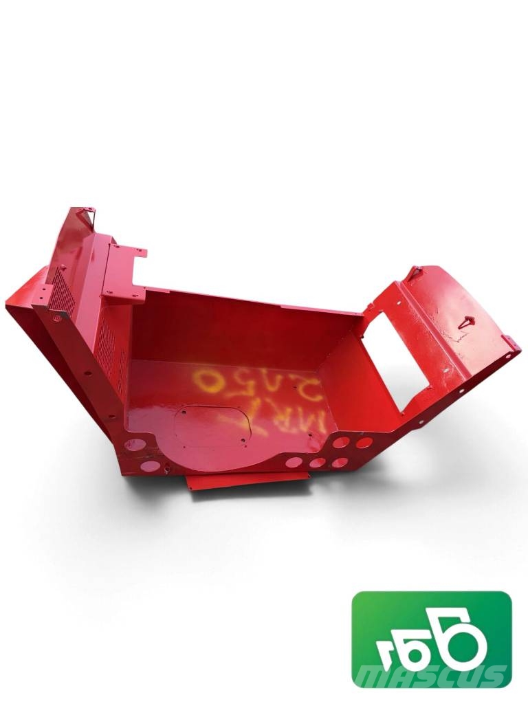 Manitou MRT 2150 Engine Cover / Housing / Shield Chassis og understell