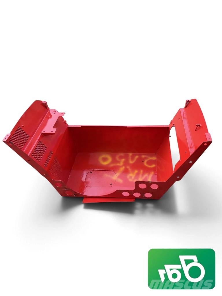 Manitou MRT 2150 Engine Cover / Housing / Shield Chassis og understell