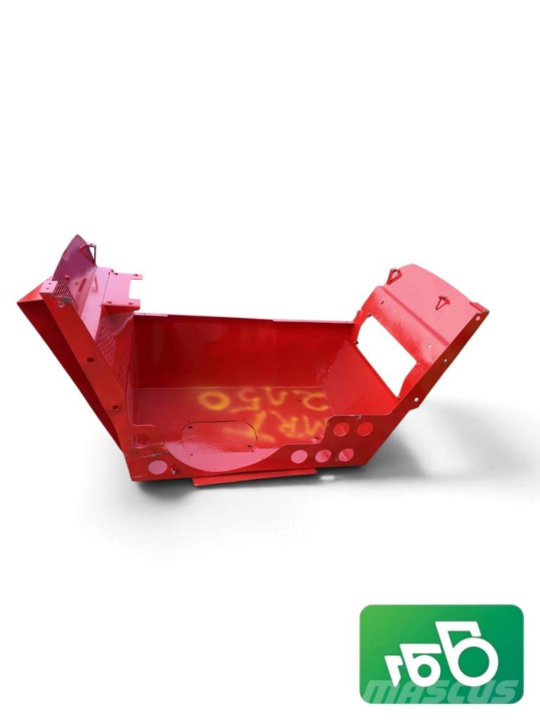 Manitou MRT 2150 Engine Cover / Housing / Shield Chassis og understell