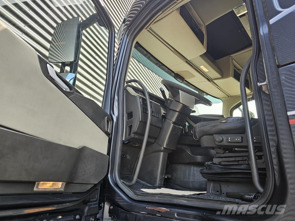 Volvo FH 500 8x2*6 KENNIS CRANE / KRAN Camiones grúa