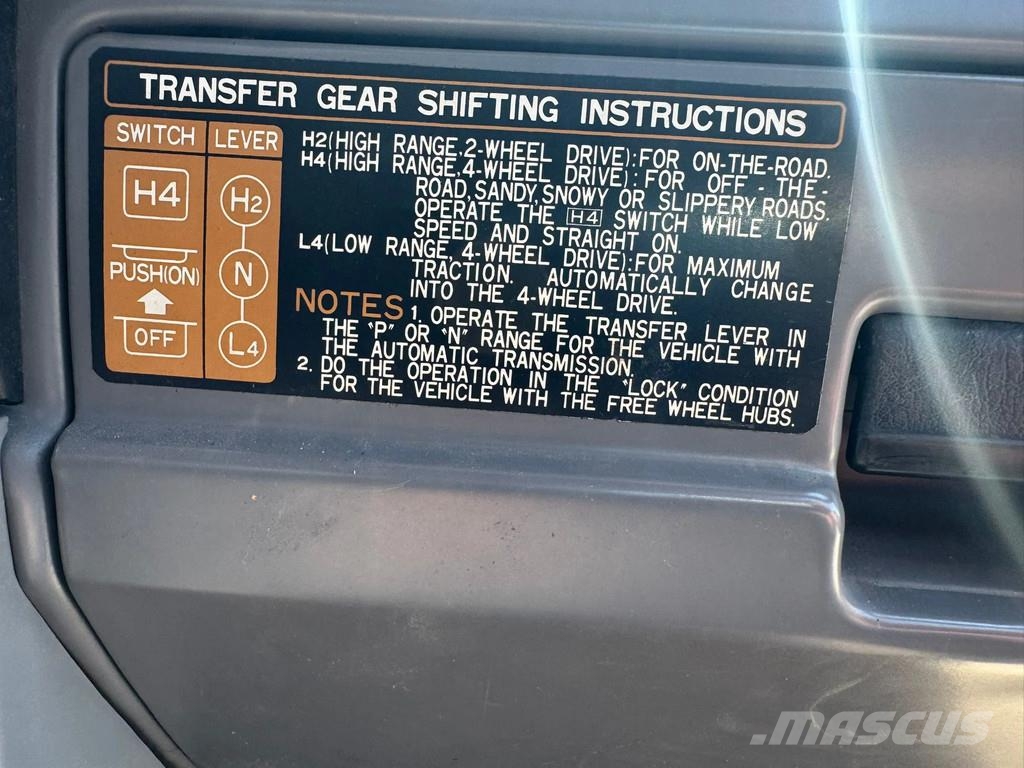 Toyota Land Cruiser **LANDCRUISER + HARDTOP** مركبات عابرة البلاد