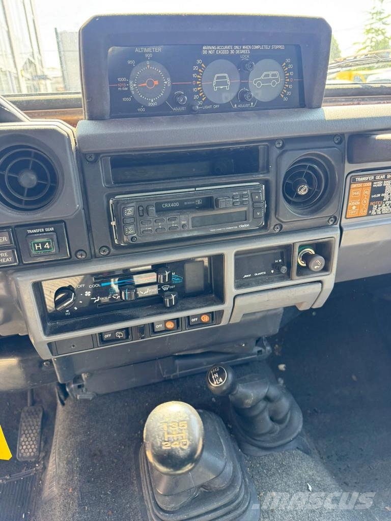 Toyota Land Cruiser **LANDCRUISER + HARDTOP** مركبات عابرة البلاد