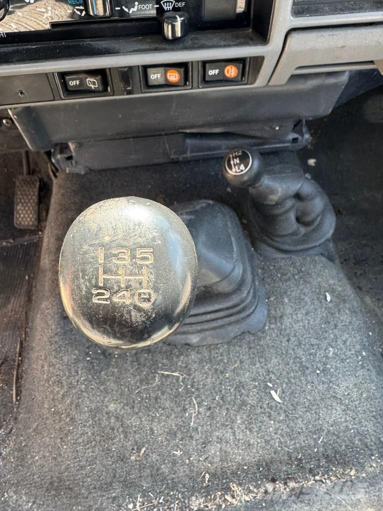 Toyota Land Cruiser **LANDCRUISER + HARDTOP** مركبات عابرة البلاد