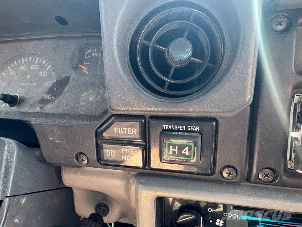 Toyota Land Cruiser **LANDCRUISER + HARDTOP** مركبات عابرة البلاد