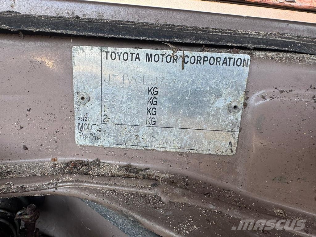 Toyota Land Cruiser **LANDCRUISER + HARDTOP** مركبات عابرة البلاد