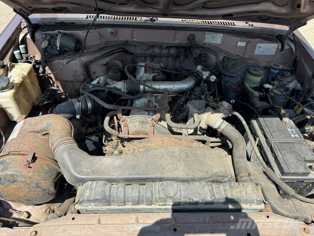 Toyota Land Cruiser **LANDCRUISER + HARDTOP** مركبات عابرة البلاد