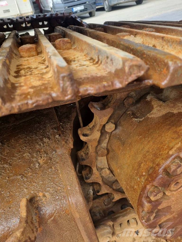 CAT 318 E L Lánctalpas kotrók