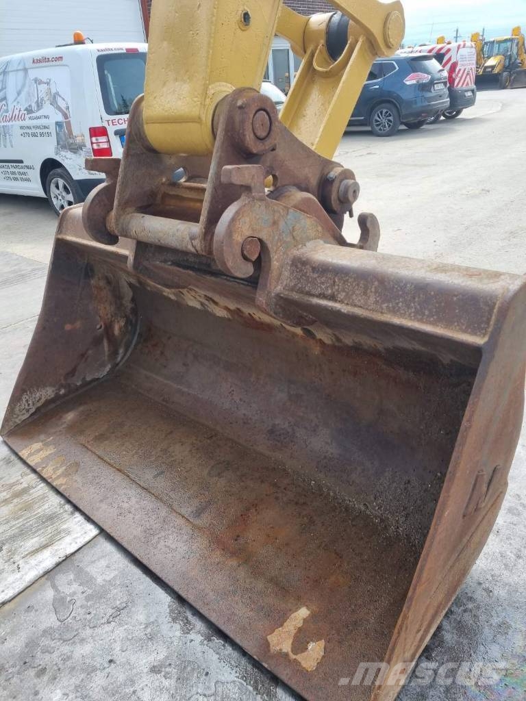 CAT 318 E L Lánctalpas kotrók