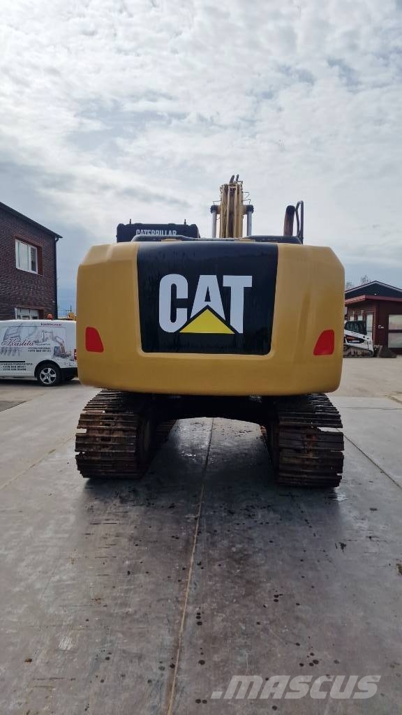 CAT 318 E L Lánctalpas kotrók