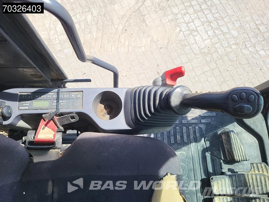 Komatsu PC210 LC-11 Εκσκαφείς με ερπύστριες