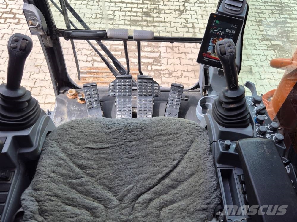 Hitachi ZX 300 LCN-7 Raupenbagger
