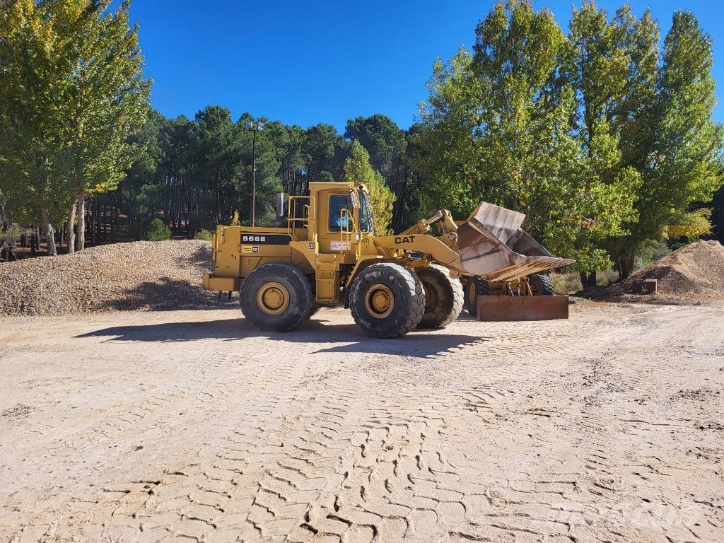 CAT 966E Фронтальні навантажувачі