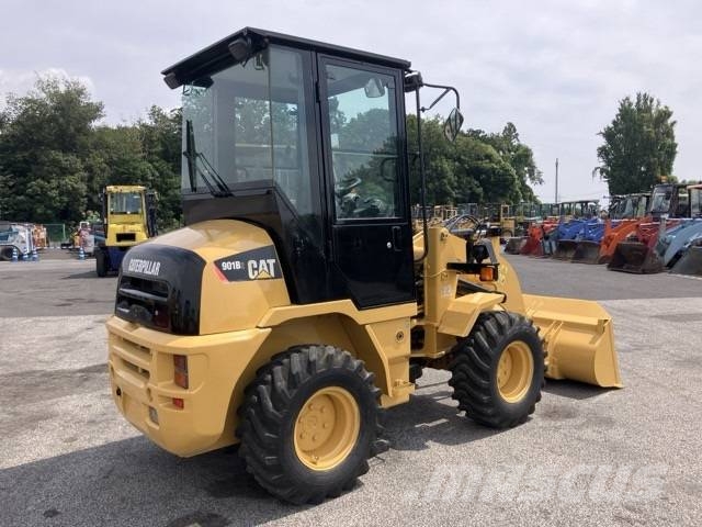 CAT Loader 901B2 Teleskooppikuormaajat