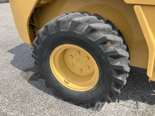 CAT Loader 901B2 Teleskooppikuormaajat