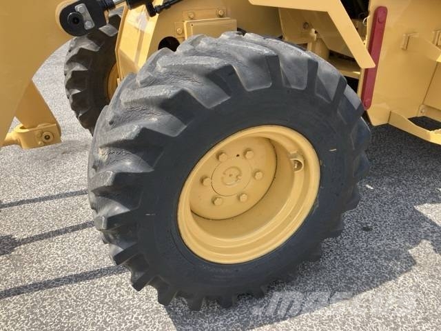 CAT Loader 901B2 Teleskooppikuormaajat