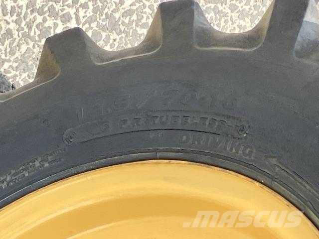 CAT Loader 901B2 Teleskooppikuormaajat