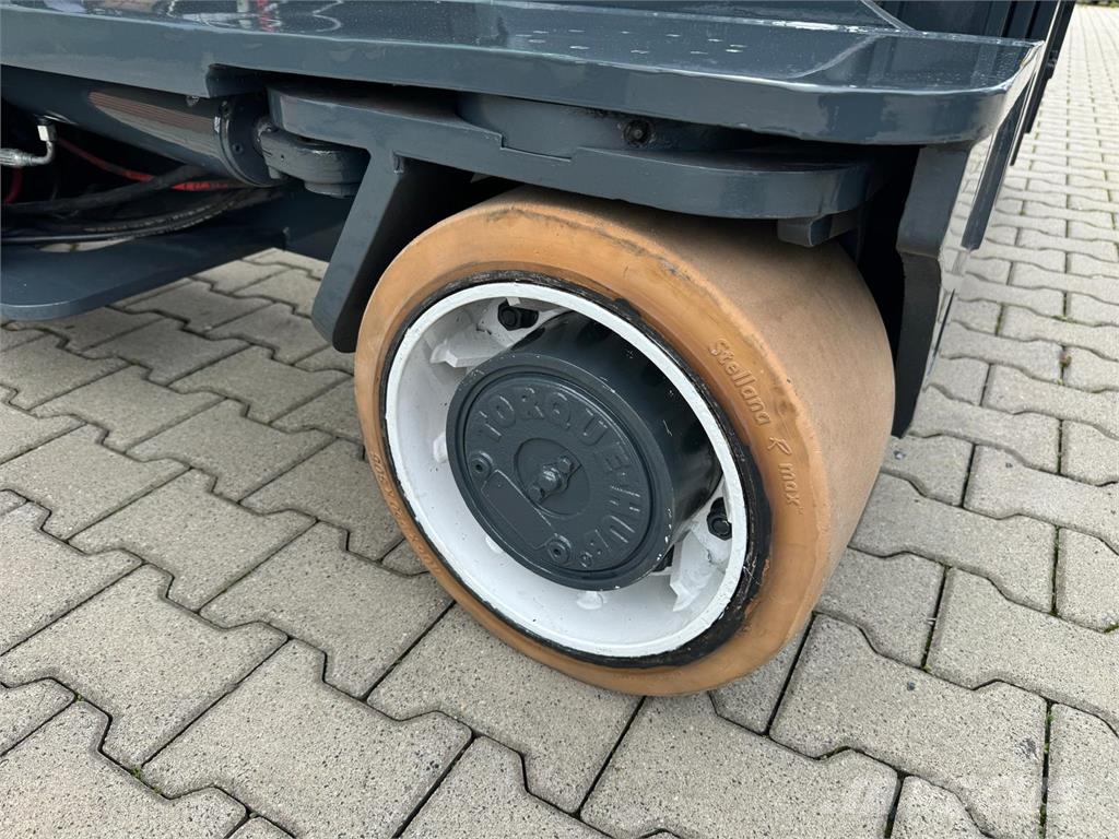 Combilift C4500ET / Triplex 5500 mm / Battery 2023 year 4-way reach truck