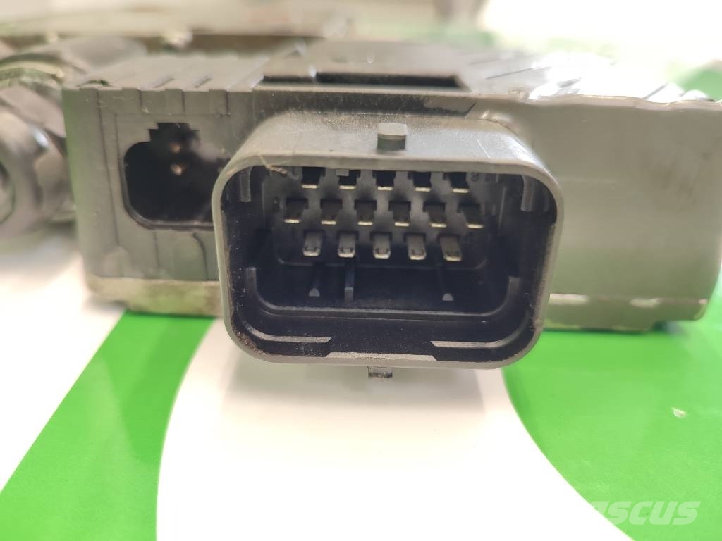 Fendt 820 Vario EHR Section Control Valve G718960030016 Hydraulik