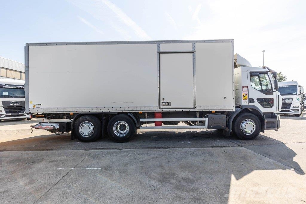 Renault D26.320-6x2+DHOLLANDIA 2T. Camiones con caja de remolque