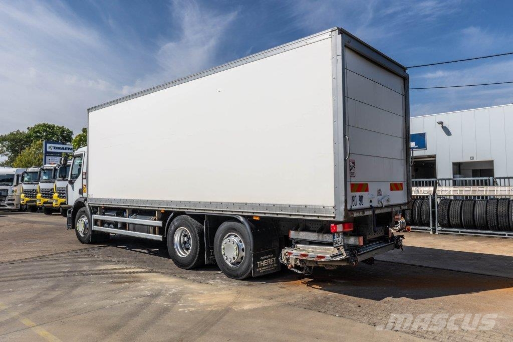 Renault D26.320-6x2+DHOLLANDIA 2T. Camiones con caja de remolque