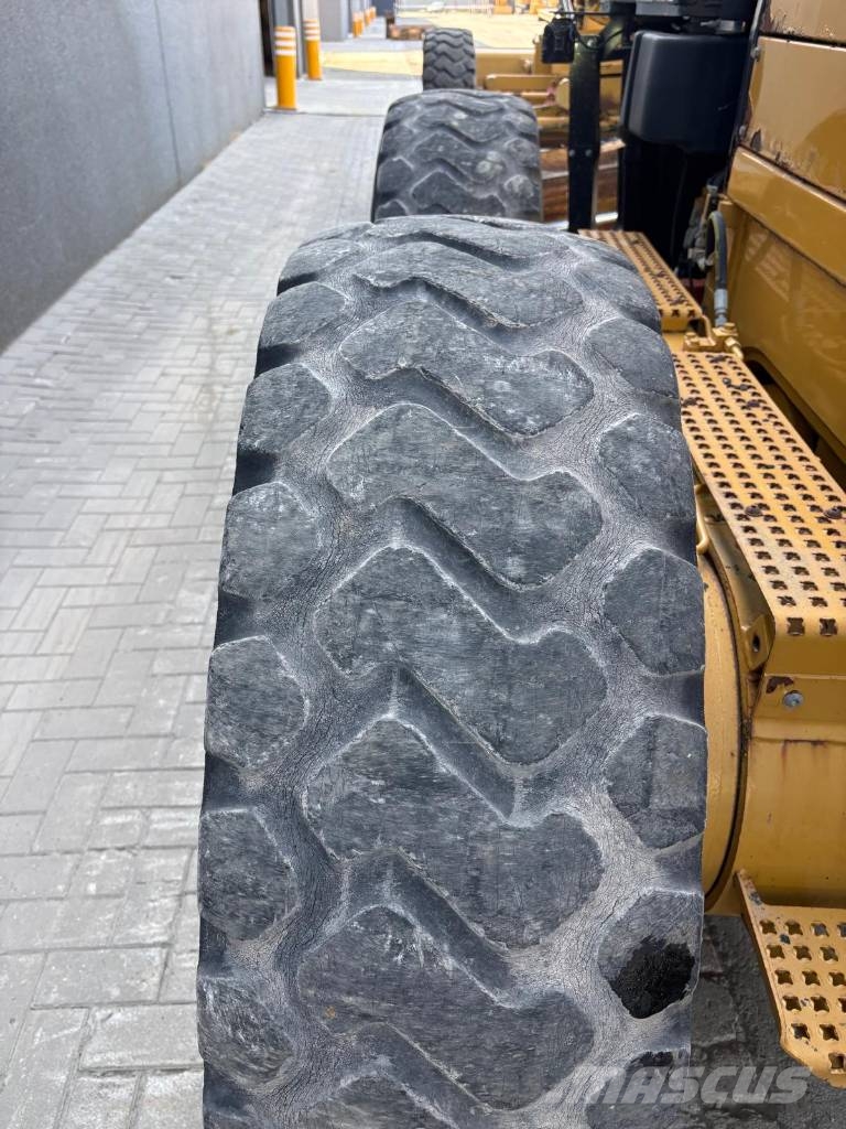 CAT 120 M VHP (CE certified - verified low hours) Gréderek