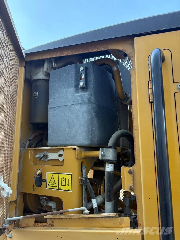 CAT 120 M VHP (CE certified - verified low hours) Gréderek