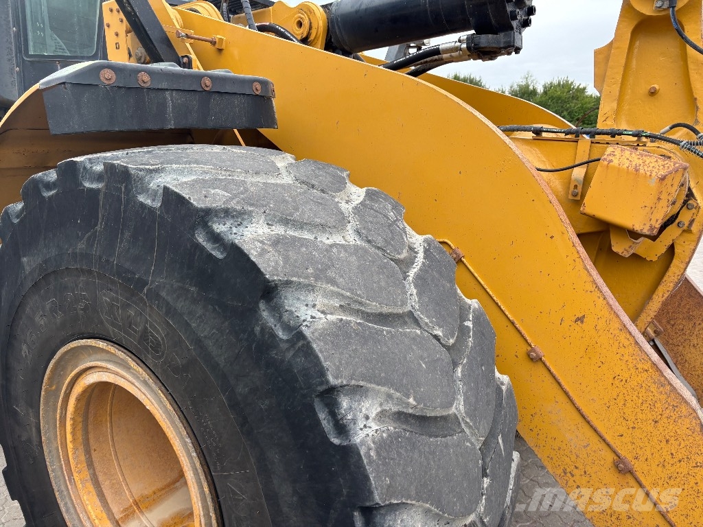 CAT 972 M Pale gommate