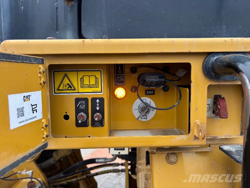 CAT 972 M Pale gommate