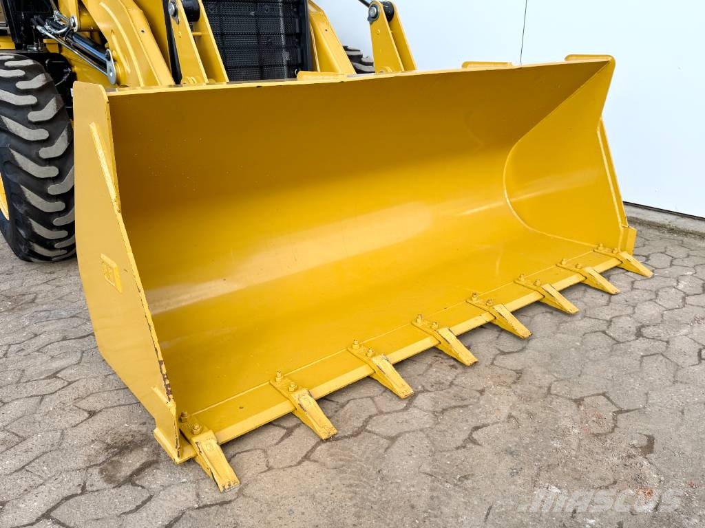 CAT 424 4WD - Hammer Lines / Airco Εκσκαφείς Φορτωτές τύπου JCB