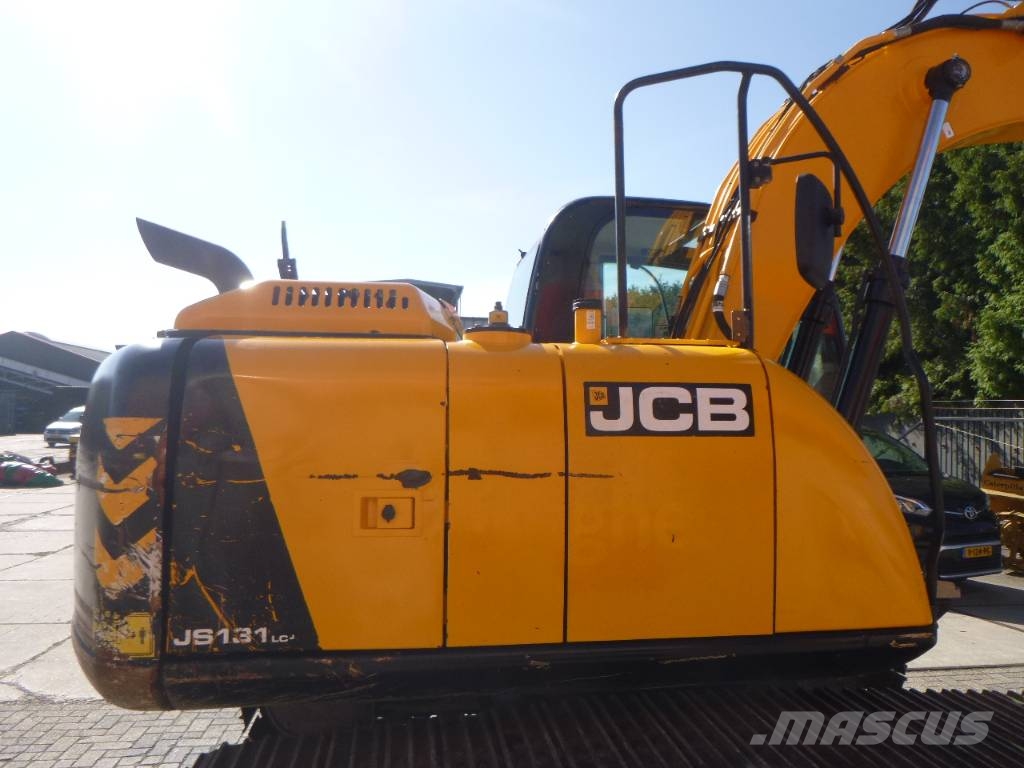 JCB JS131LC+ Paletli ekskavatörler
