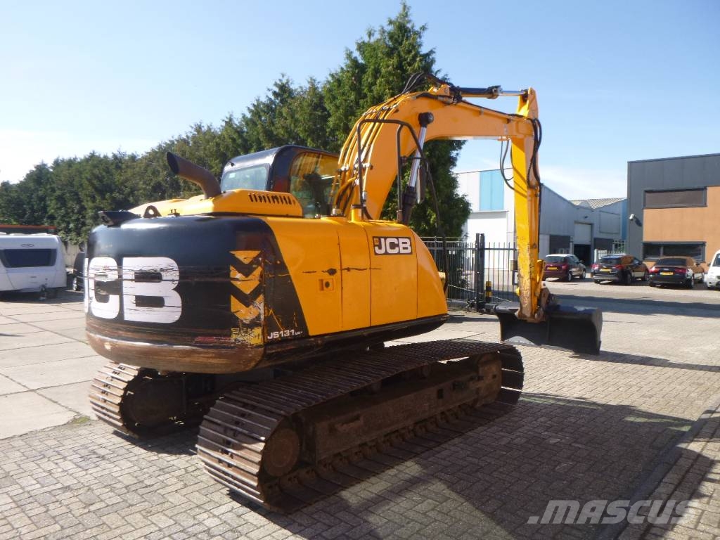 JCB JS131LC+ Paletli ekskavatörler