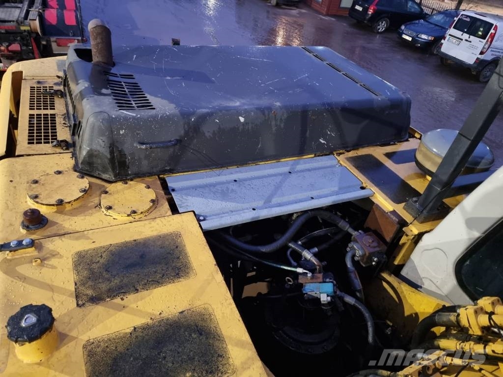 New Holland E 385 Raupenbagger