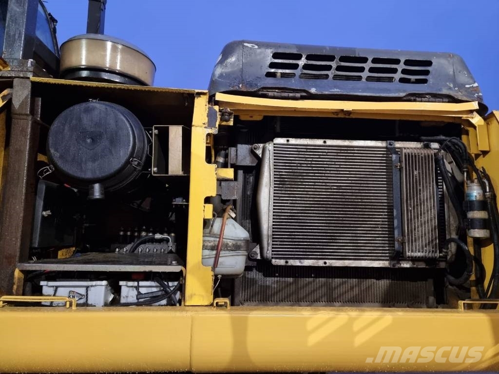 New Holland E 385 Raupenbagger