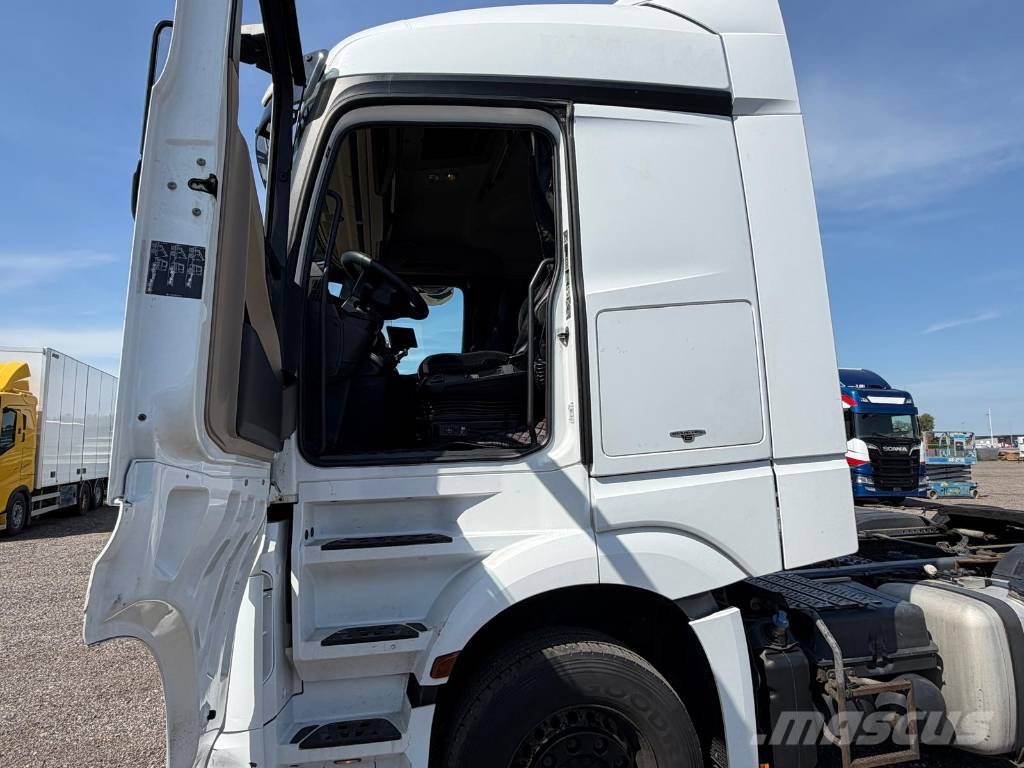 Mercedes-Benz ACTROS 2551 Serie 2252 中古トラクターヘッド | トレーラーヘッド