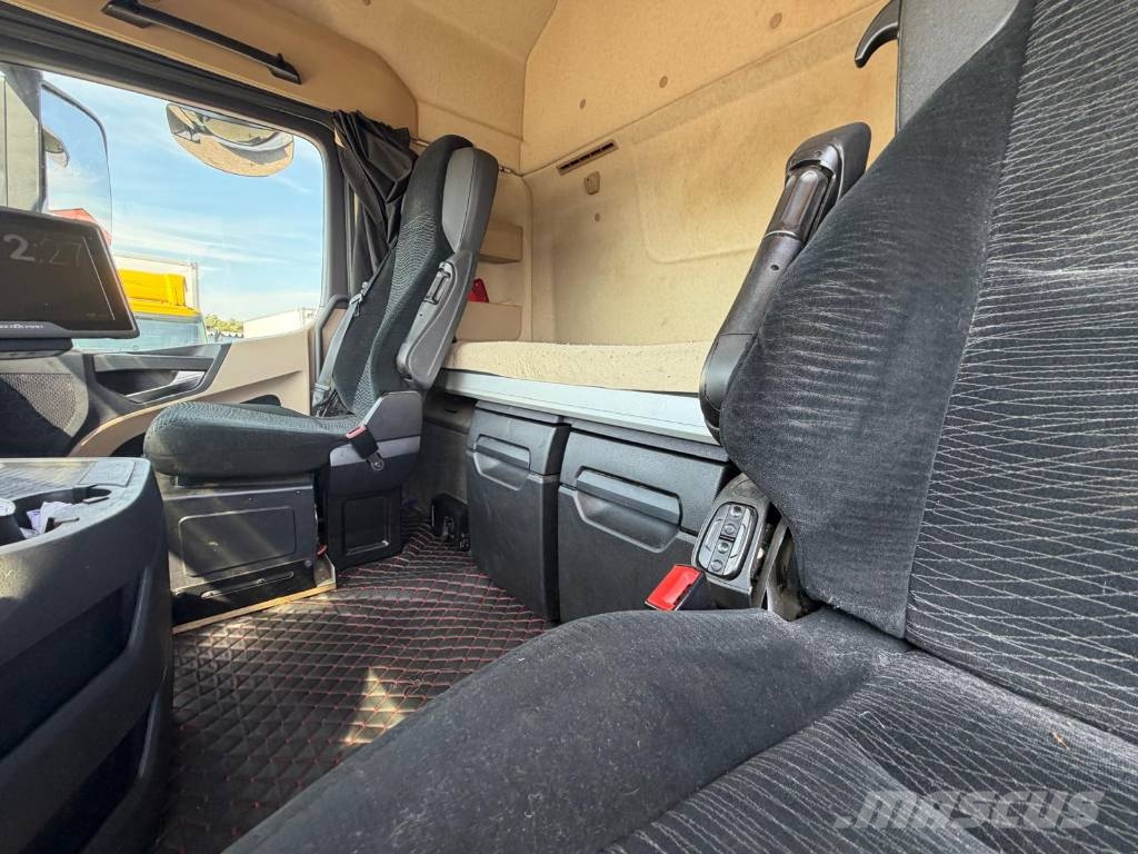 Mercedes-Benz ACTROS 2551 Serie 2252 中古トラクターヘッド | トレーラーヘッド
